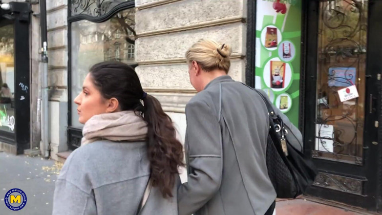 Mature NL: Kıllı nine ve kıllı genç lezbiyenler seks