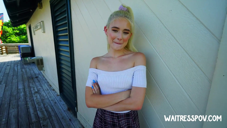 Waitress POV: Pov - jessie saint si pelayan nakal lagi asik nyicipin gadis...