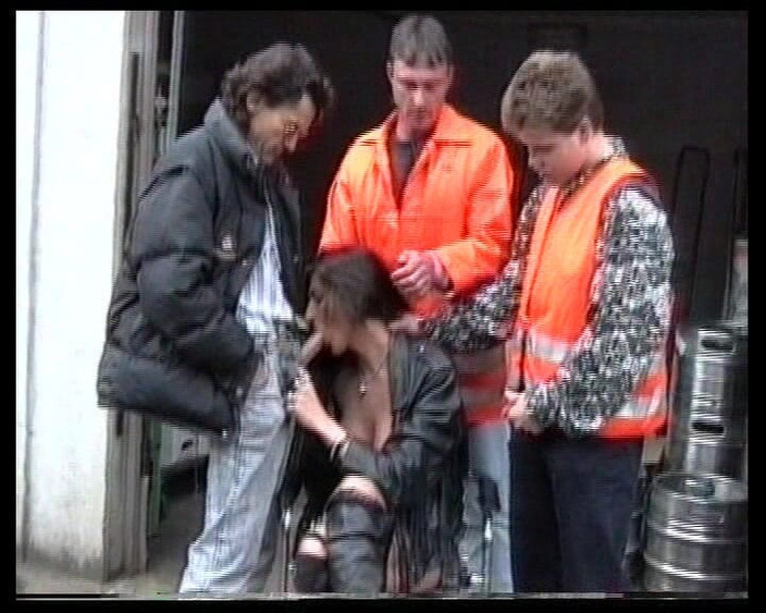 Under German Roofs: Alemãs putas com buceta molhada são fodidas por pau duro # 34