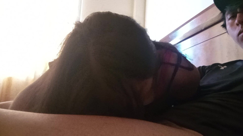 Moo DBOXXX: Aku lagi asik ngentot sama pacarku yang menjual bajuku, dia...