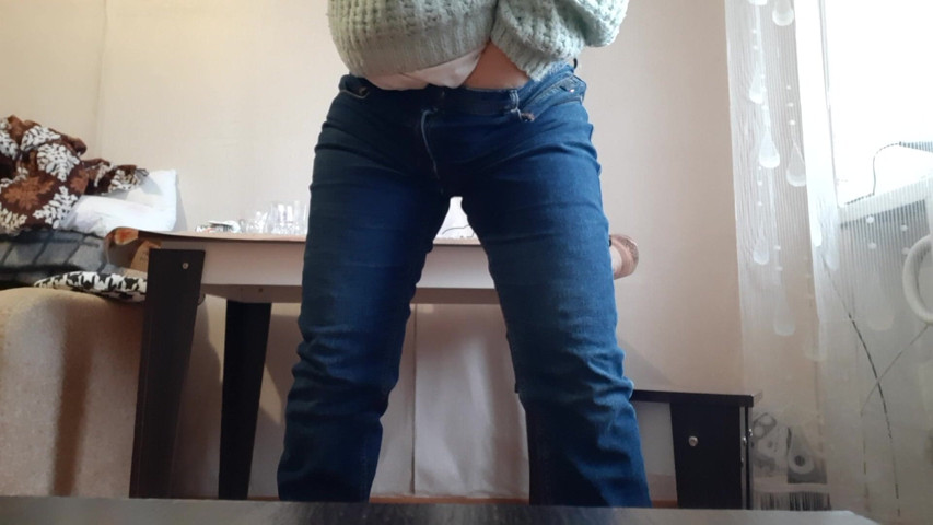 The Secretary Was Tired of Typing and Decided to Masturbate to Relax (Lesbian-candys)