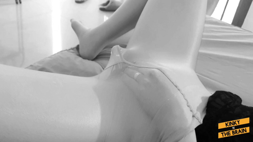 Naughty Girl Cumming and Squirting in Her Pantyhose (Kinky N the Brain) Naughty Girl Cumming and Squirting in Her Pantyhose (Kinky N the Brain)