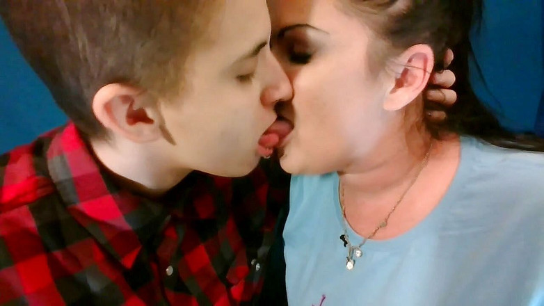 Abby Anna: 20 pevných minut lesbického líbání