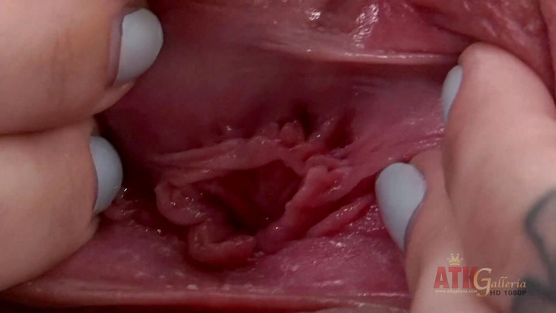 ATKIngdom: Seducția sexy a îngerului Luna