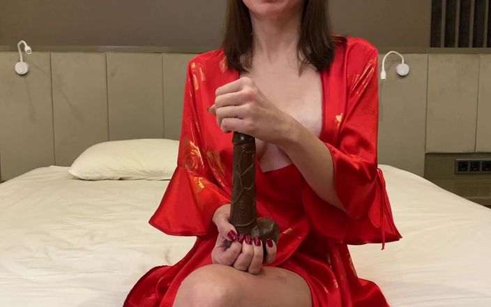 Mistress Mary: Bạn cùng phòng thống trị của bạn biết tốt nhất...