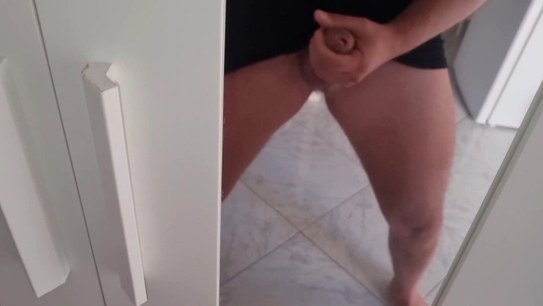 Alexander Audran: Buka kakimu dan mulailah menyentuhnya. Crot sperma setelah istri sahabatku...