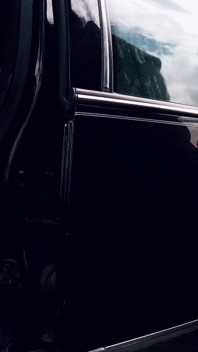 Sacudidas junto a mi coche fúnebre