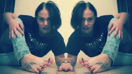 Goddess Misha Goldy: Bare feet in jeans JOI CEI
