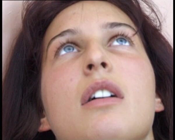 YOUR FIRST PORN: Echter Orgasmus Julia - Real Orgasm Julia