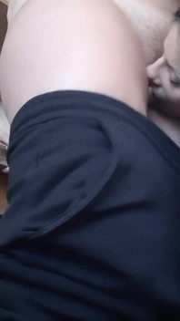 Nous réglons tous les problèmes de notre famille suédoise avec du sexe