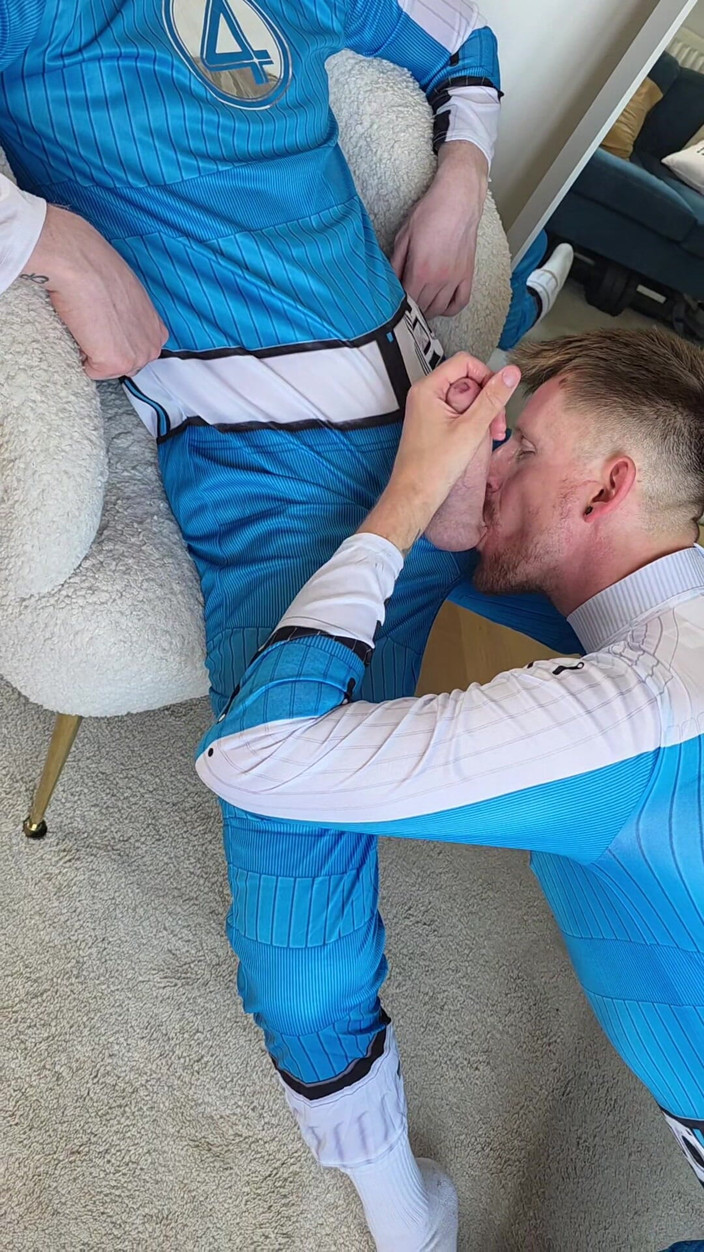 gaynaughtywelsh: Fantastische hoeren neuken met grote zwaargeschapen roodharige lul