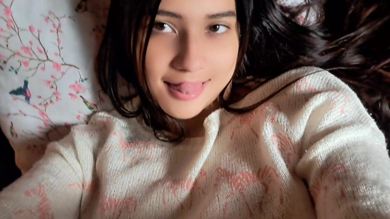 Yuli and tony: Te Gusta Como Mi Hijastra Se Masturba Y Se Toca...