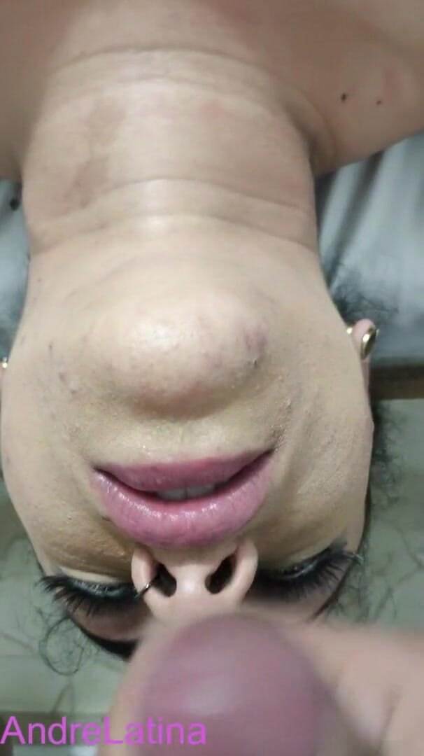 Gatita latina: 새엄마가 내 정액을 빼는 걸 도와줘