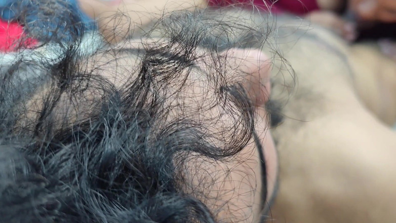 Vaishnavysharunraj: Moder elbiseli kız erkek arkadaşını baştan çıkarıyor ve onunla derin sakso çekiyor