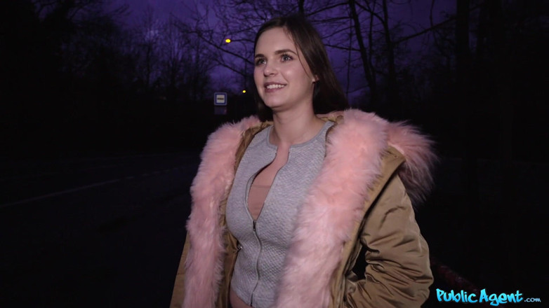 Public Agent: Agent - 20 Year Old Student Taylee Wood Flashes Her Big Tits