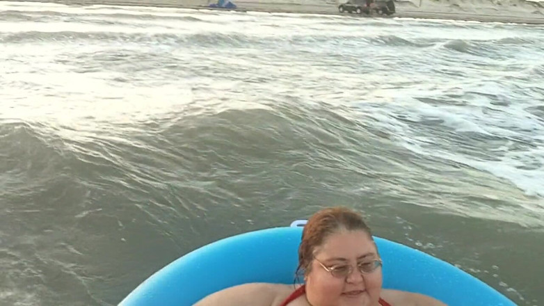 BBW nurse Vicki adventures with friends: ผจญภัยเรือทะเลสุดห่วย ไม่ตลกเลย!