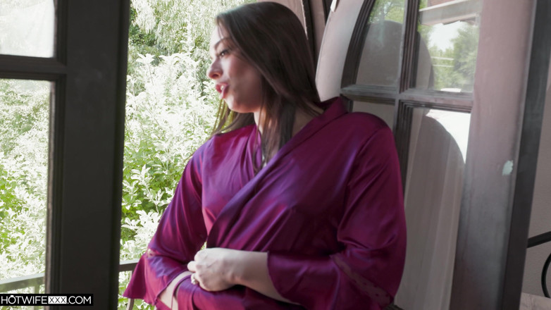 HotwifeXXX: Sophia B Gets Her Neighbors BBC to Fill up Her...