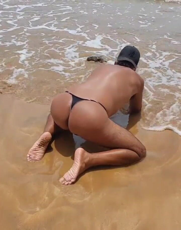 Ladysilvas: Ladysilva transvestiten-bikini am strand, was für ein heißer arsch 06