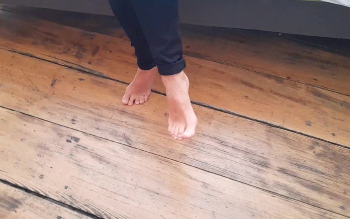 Selena701: Reife blonde amateur-ehefrau genießt fußanbetung