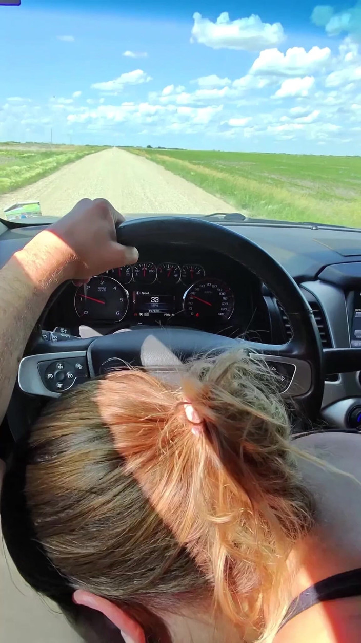 Mya Lane: Cap de drum, sex riscant la Lac și o mulțime de...