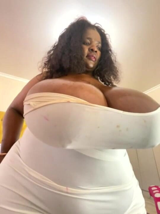 Legendary Booty Overdose: Awek montel hitam menyembah tetek dan fetish merintih