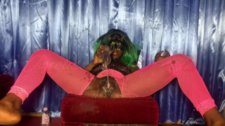 Naturelle Chocolat: Rubbing My Juicy Twat for You Stepdaddy!!