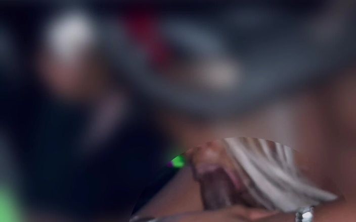 PlayboyHef: パーティーの後で楽しい時間を過ごすために彼のガールフレンドを盗んだ