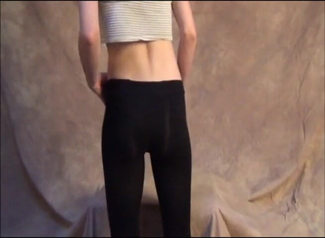 Flash Model Amateurs: Küçük memeli genç kız amını ovuyor ve sikiliyor