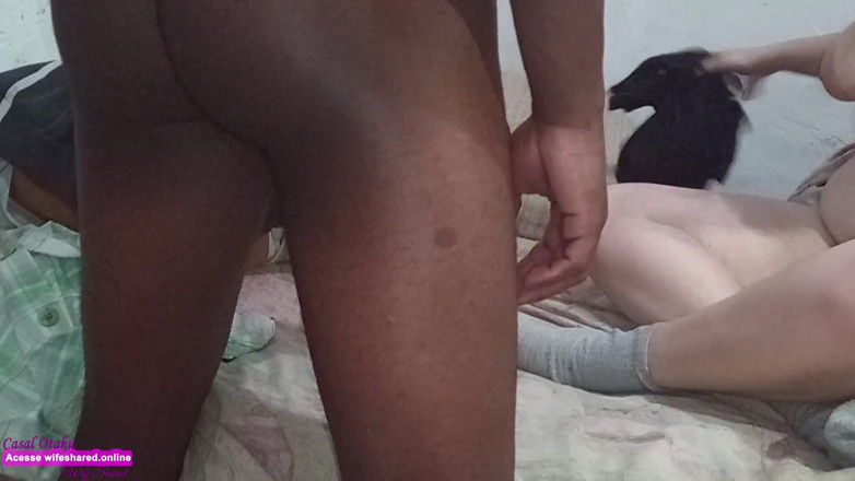 Cuckold Couple Swing: 핫한 인종 간 섹스를 사랑하는 마누라