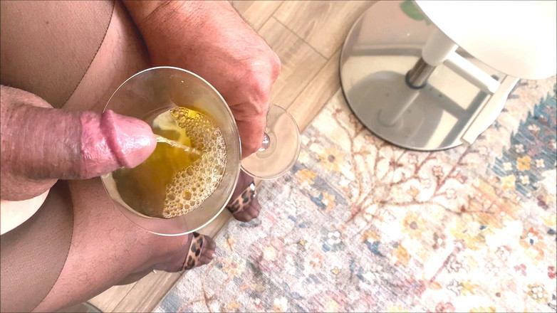 cd_aysemmm: Saya Cuba My Pee