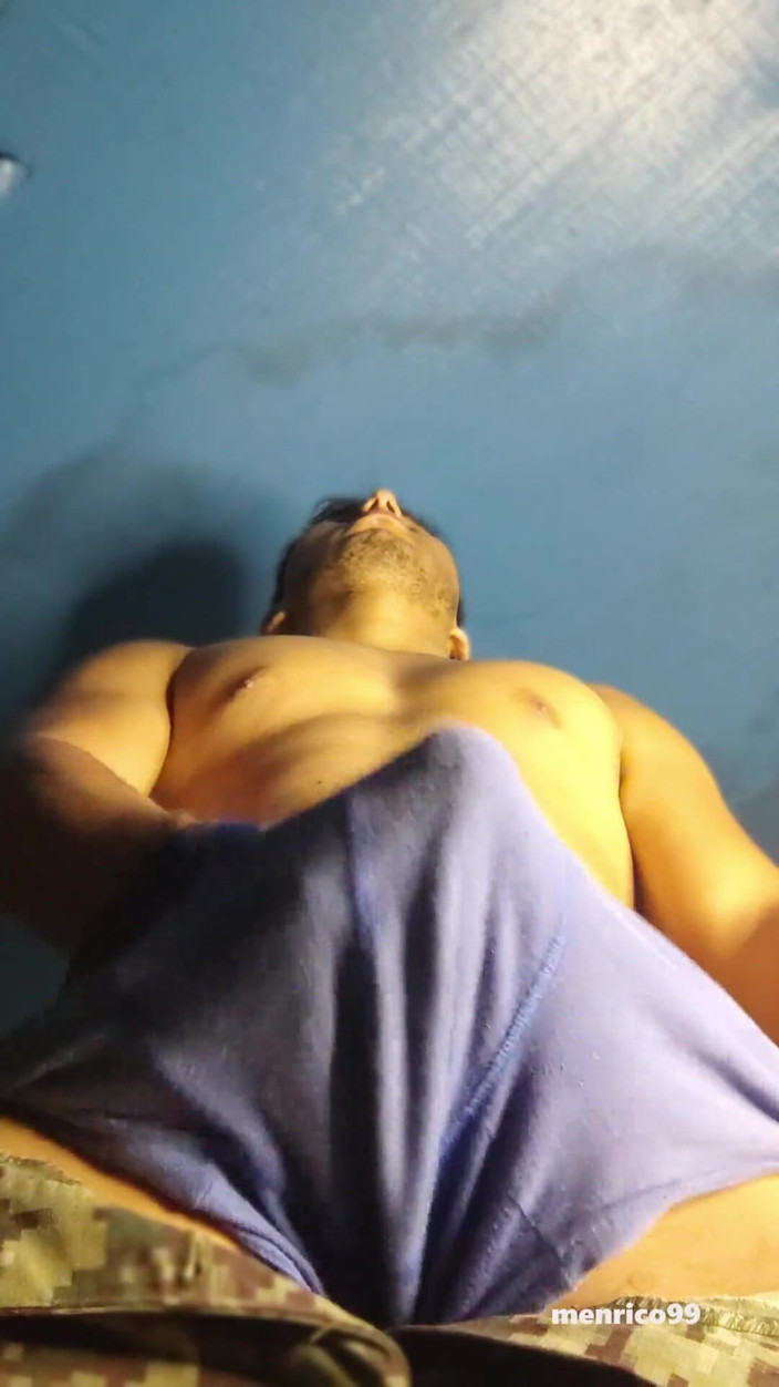 Hornyboy2058: Straight Military Man