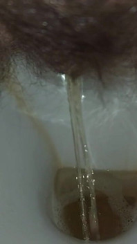 Pissing Housewife