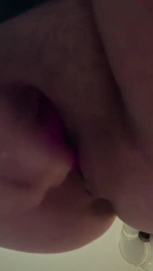 Real homemade BBW BBC porn: YoungEnglishBBw poserar på en balkong som borrar min fitta