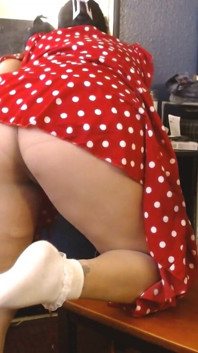 Sexy nylonové nohy pošukané ponožky