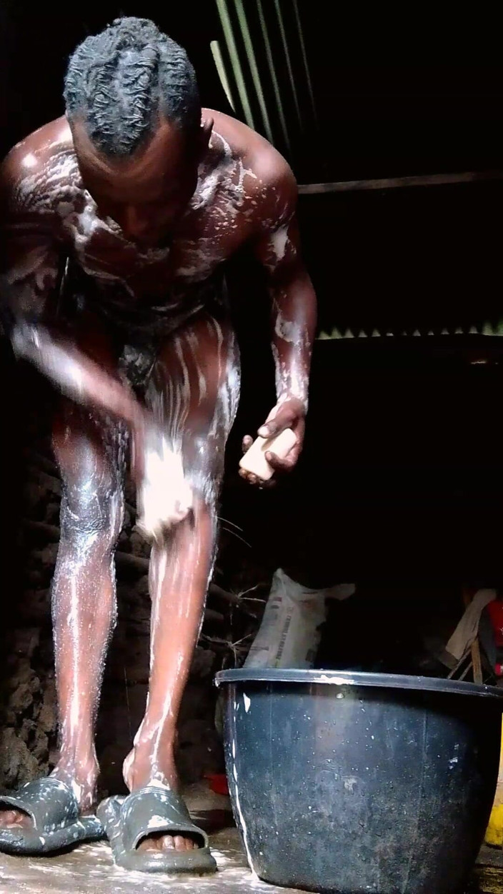 HWillovahh: A Handsome Boy,bathing at a Mudhouse!just a Cool Day with...