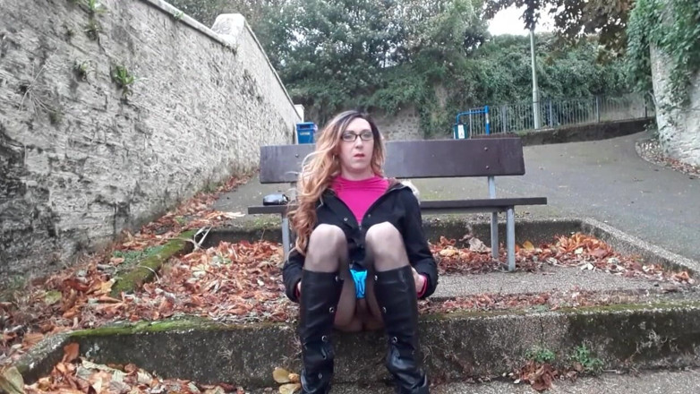 The Midnight Minx: Crossdresser venkovní honění a honění