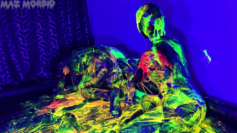 KinkyFemdomTV: Uv mokry i niechlujny Gimpy Double Fisting z Patricią X