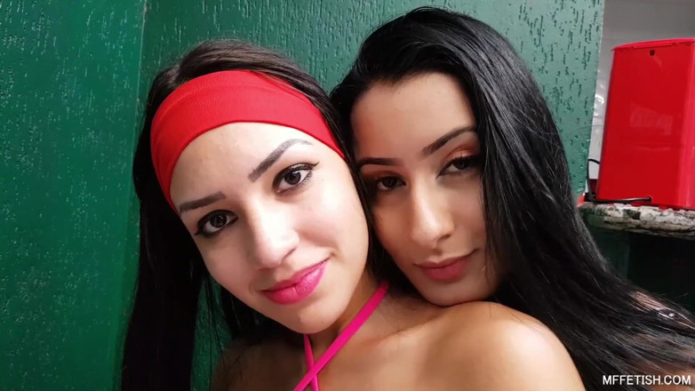 Sapphic Latinas: Instagram girls' game