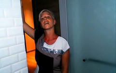 Melissa Deluxe: 朝のおしっこシャワーは悲しみや心配事を払拭します