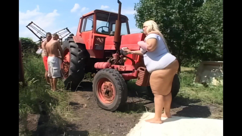 Ugly but HOT: O bombă sexy cu carne