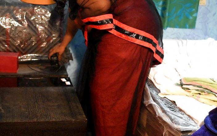 Tamil Beauties: 暴露热胸部和肚脐表演