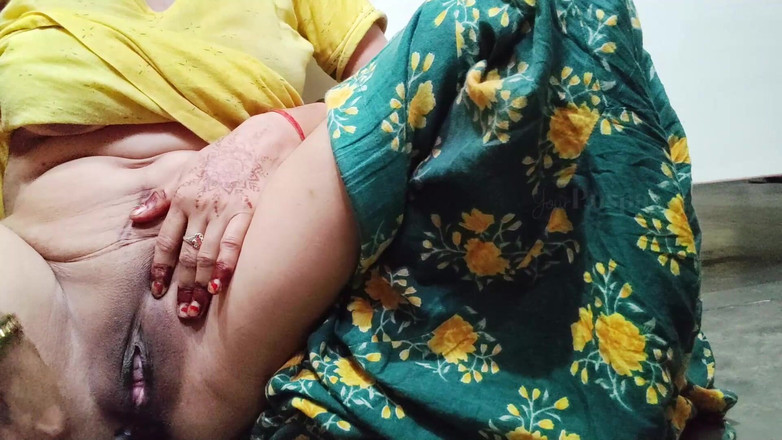 Your Puspa: Limpio coño afeitado de la chica india