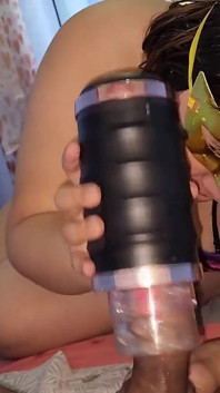 De krijger masturbator uit Honey Play Box voelt zo goed op mijn pik