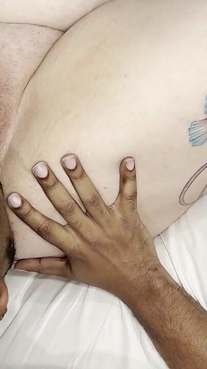 Livie Blainn: เย็ดตอนบ่ายกับควยใหญ่คนดําท้องถิ่น