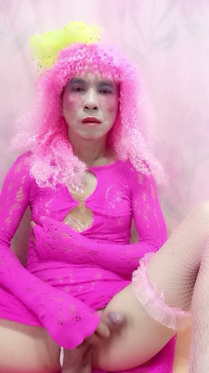 nguyen dang thien tri: Oanh Le Transgender Wearing a Sexy Dress to Take a...