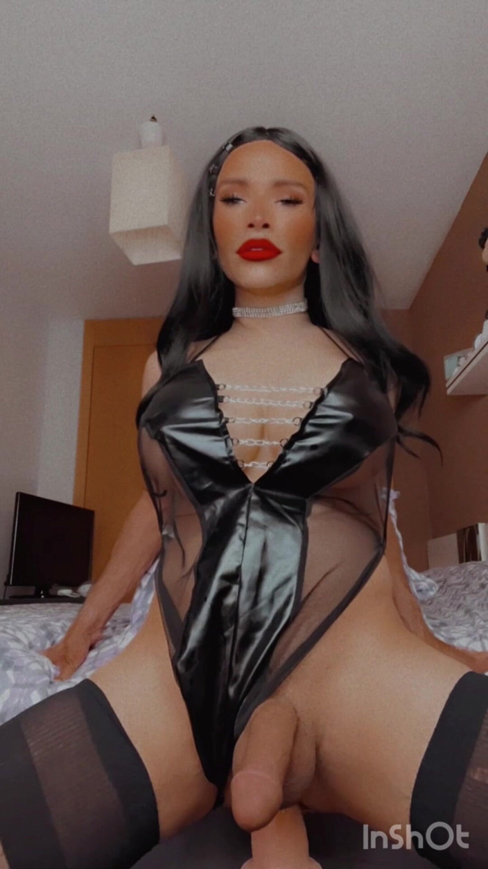 Sissy Slut Brianna: Sono diventato davvero cattivo, ho sempre voglia di essere scopata...