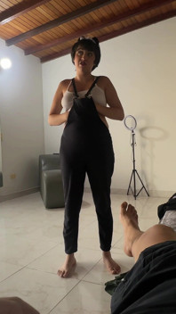 Dintr-o dracu cu sora mea vitregă sexy și excitată, ajungem să ne futem tare în fundul ei strâmt până când îi dau tot laptele meu