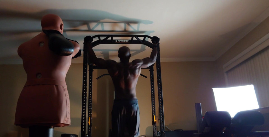 Hallelujah Johnson: 今天了解你的价值观和你的原因的阻力训练使坚持饮食更容易