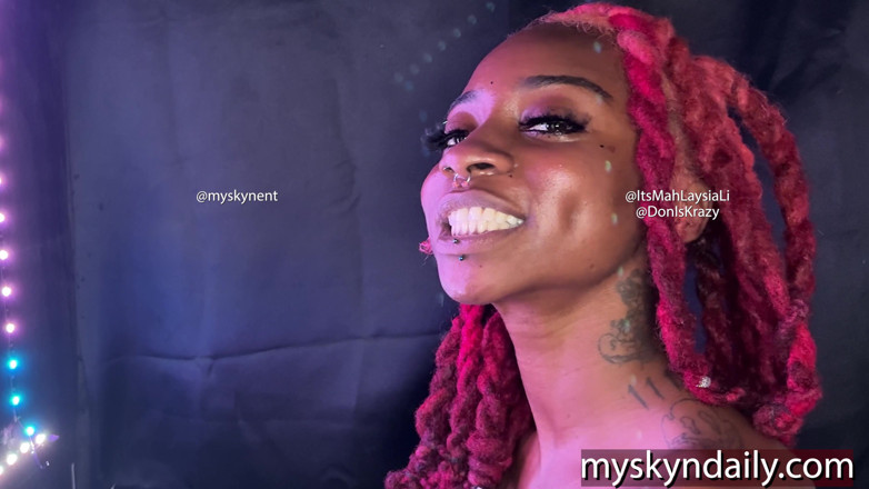 MySkyn Entertainment: Garganta profunda obtiene una gran polla negra