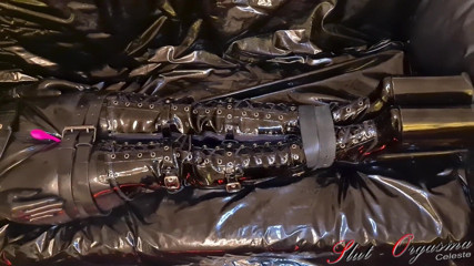 Slut Orgasma Celeste: สลัททาส-ออร์กาสมะ เซเลสเต้ ถูกมัดด้วยแลเท็กซ์ดำและหนัง แล้วถูกกระตุ้นให้แตก